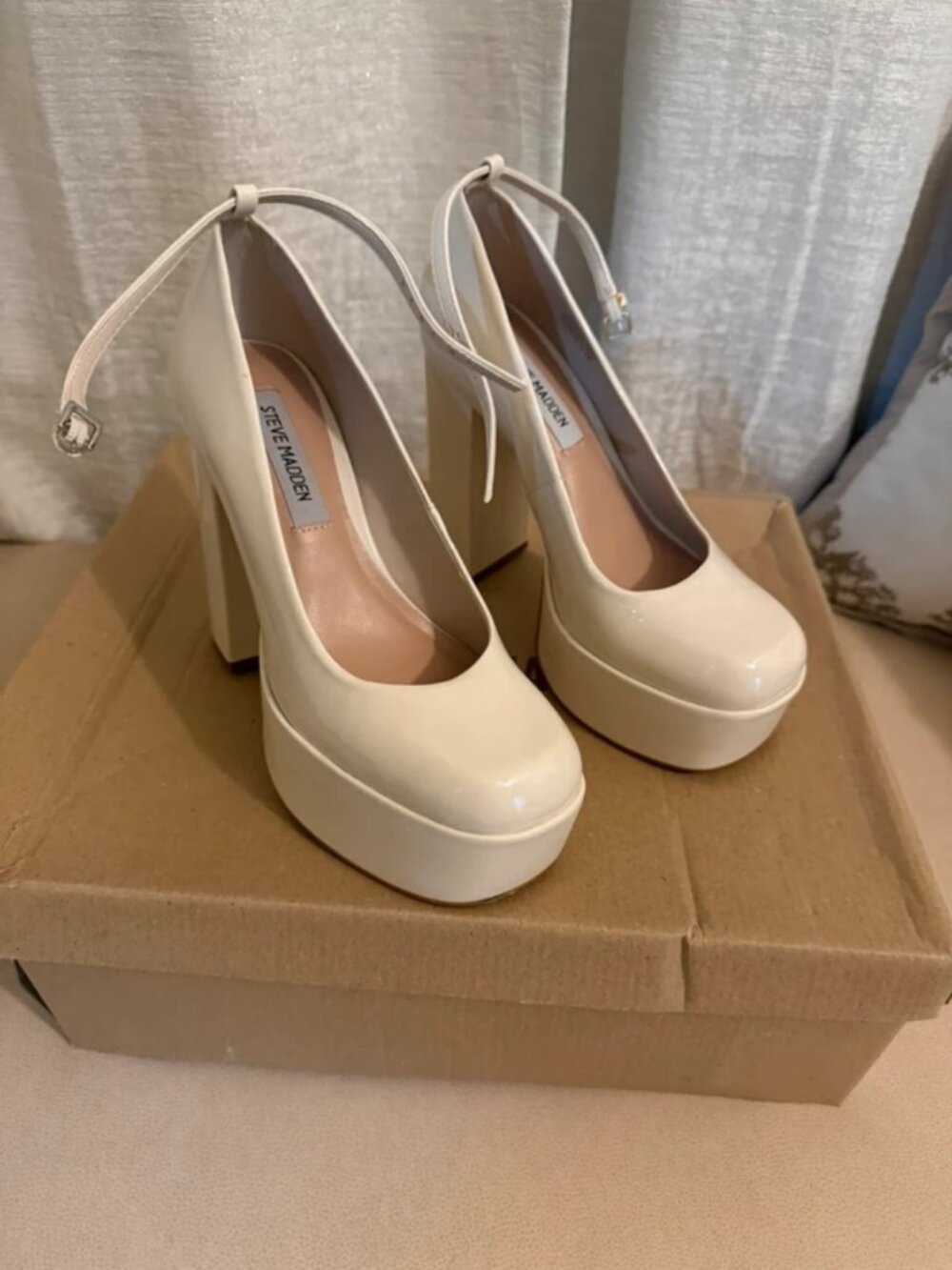 Steve madden Artem size 6